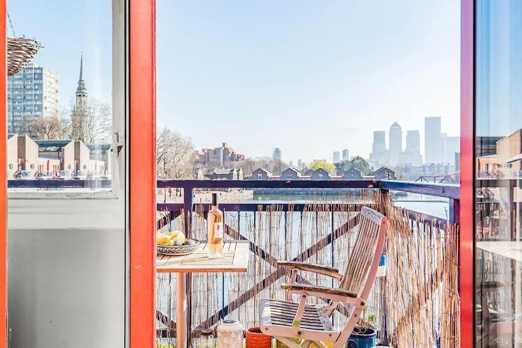 City Riverview Apartment With Parking London 0*,  United Kingdom